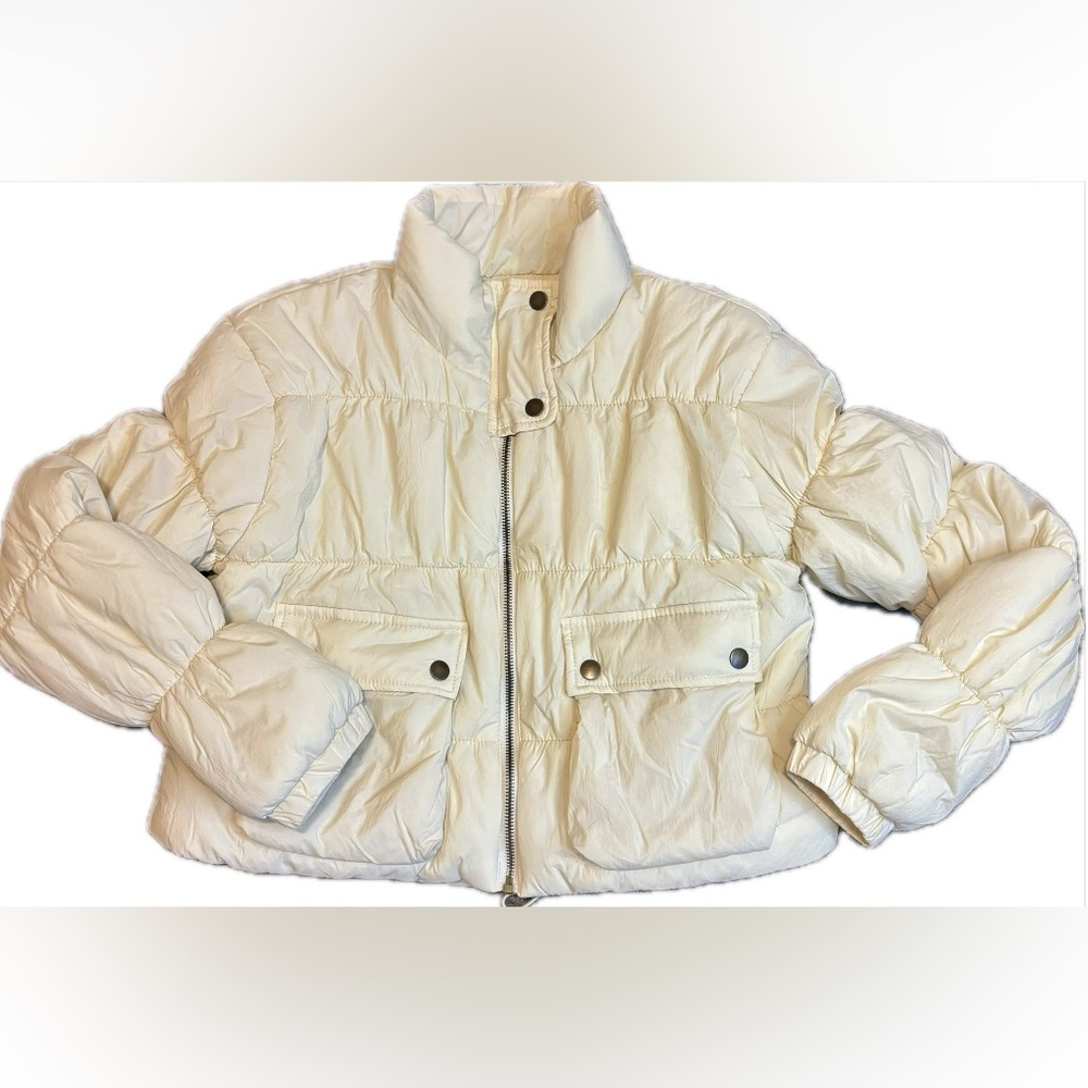 ✨NWT Women’s Blu Pepper Lightweight Cropped Cream Puffer Jacket Size Medium